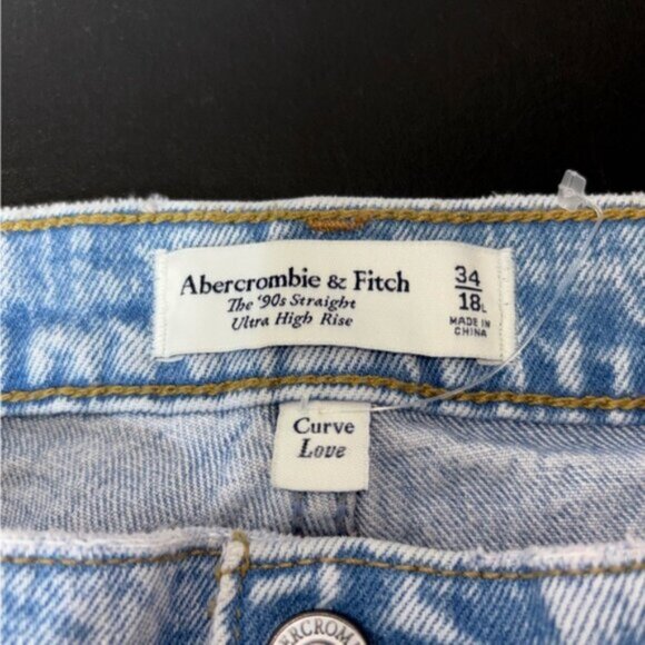 Abercrombie& Fitch Women’s 34/18L Light Wash Jeans Curve Love Distressed New - Picture 3 of 7
